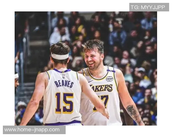 太阳记者反击湖人球迷质疑东契奇上场对里夫斯51分的影响