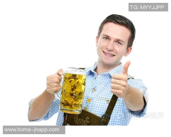 凯恩与妻子共享啤酒节欢乐时光为这一周的美好回忆添上完美句号